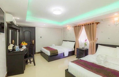 Sangkat Veal Vong Hotel | Seventh Heaven Hotel and High Bar