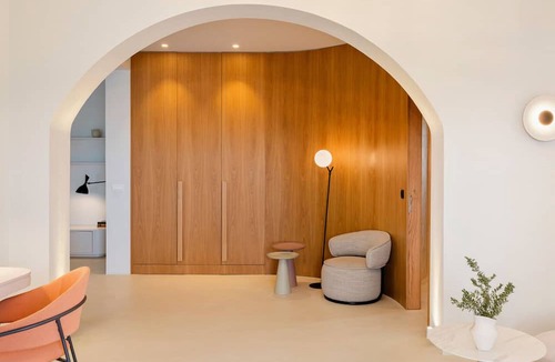 Agios Georgios Hotel | Orabel Suites