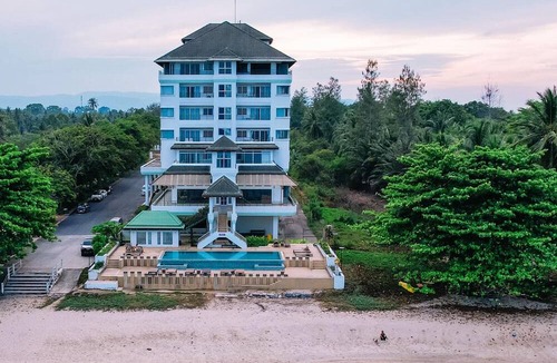 Khanom Hotel | Khanom Golden Beach Hotel