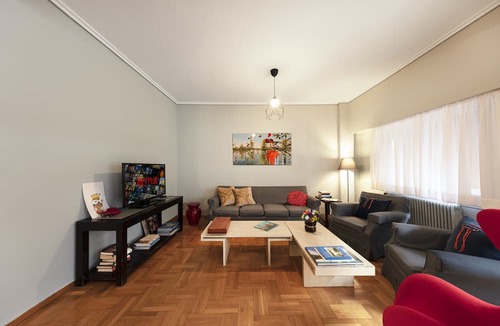 Koukaki Apartment | Ag. Nikolaou 4 · Spacious 3 Bedroom apt near Acrop