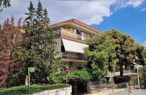 Papagou-Holargos Apartment | Rooftop Studio Apt 5 Min Walk to Holargos Metro