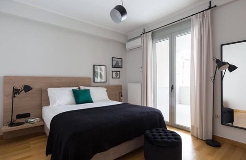 Psirri Apartment | Stylish and Spacious Apartment in Thiseio