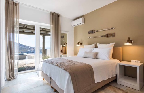 Exomvourgo Villa | Vathi Bleu Private Villas