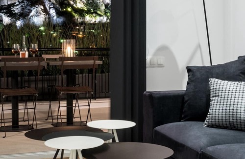 Plaka Apartment | Executive 2 bdr Suite in Plaka - Acropolis view
