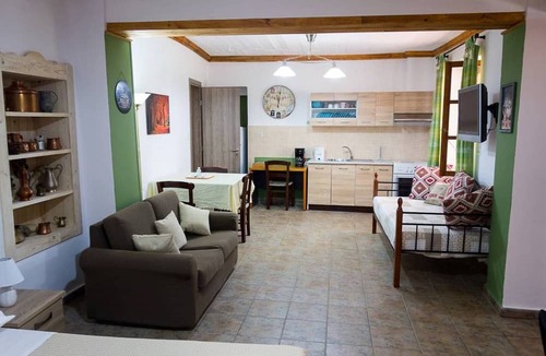 Dhris House | Guest house Dramountana both apartments