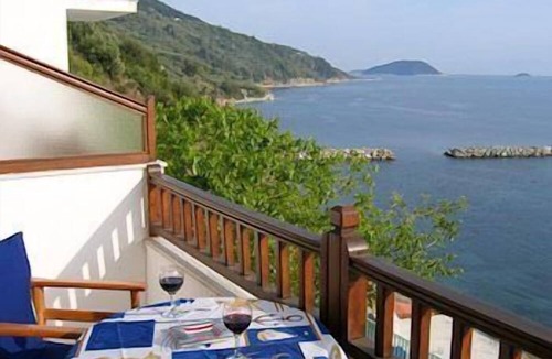 Loutraki Apartment | Selenunda