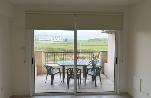 Larnaca Apartment | MOZAFIATO