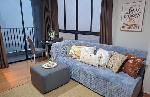 Talat Phlu Apartment | Cozy 1 BR 40 Sqm Corner, 3 mins to BTS Wutthakat