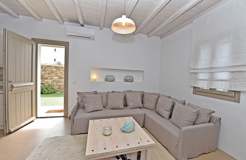 Tinos Villa | White Tinos Luxury Suites