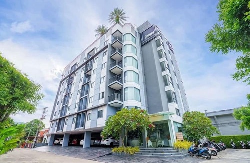 Chalong Apartment | Condo tower near villa market C212