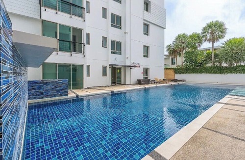 Kamala Apartment | 4BR Pool Retreat Quiet Living kamala regent c205