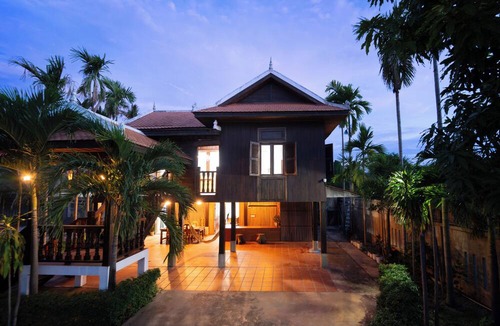 Siem Reap House | Authentic Khmer Home Pavilion & Tropical Garden
