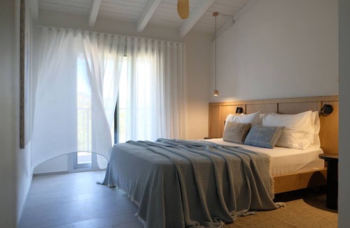 Komnina Apartment | Evia Bay Suites & Retreats