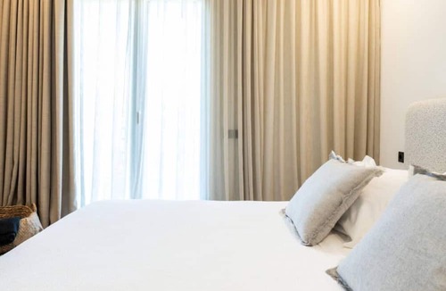 Voula Apartment | 2-BD Luxury Apt Sea View Balcony near the beach