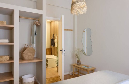 Filopappou Apartment | Earthy Comfort 2bd Apt With Koukaki Views