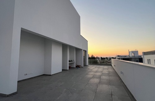Lykabittos Apartment | 2 bedroom luxury penthouse near city centre
