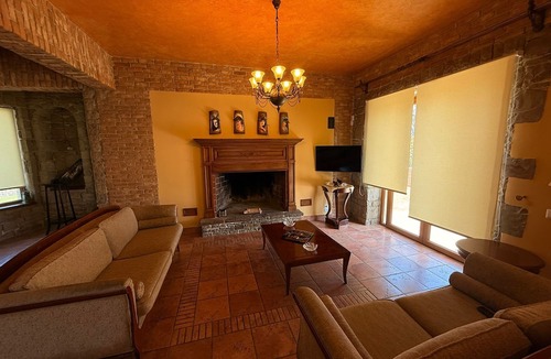 Lakopetra Villa | Chateau Retreat