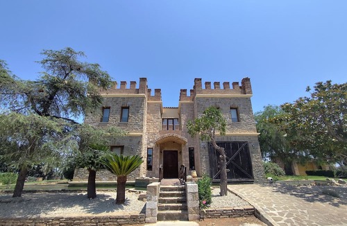 Lakopetra Villa | Chateau Retreat