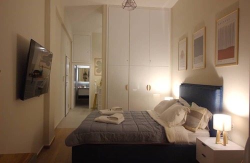 Kinosargous Apartment | Secret Garden by Acropolis - Athens Central Gem