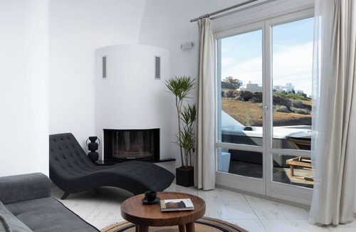 Akrotiri Villa | Zen Villas