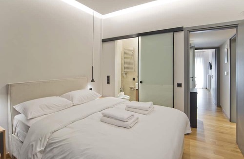 Ilisia Apartment | Stylish Ilisia Stay Luxury Fully Reno 2BR, 2BA Apt