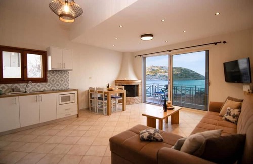 Mochlos Apartment | The Island House| Family size Apt-Overlooking the Aegean| 3 Steps From the Beach