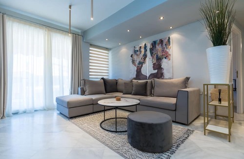 Kastoria Apartment | Πολυτελές διαμέρισμα με τρία μεγάλα υπνοδωμάτια και δυο wc σε ιδανική τοποθεσία