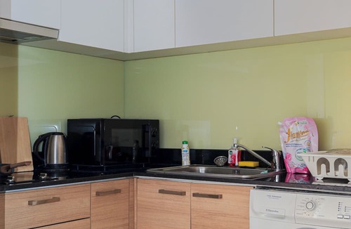 Makkasan Apartment | 1 BR Luxury condo Pool, gym and sauna with fitness room, WiFi