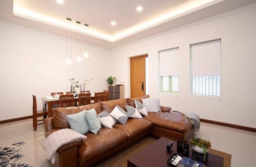 Si Phraya House | Spacious Heritage House Prime Location Family Stay