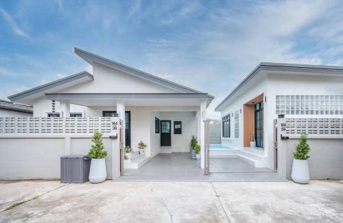 Chang Phueak House | The Peaceful Pool Villa l 4BR 5 Min to Nimman