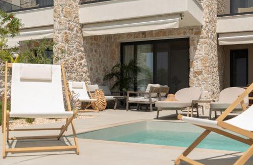 Psakoudia House | Strovilla Astraea Beachfront Villas with Private Pool
