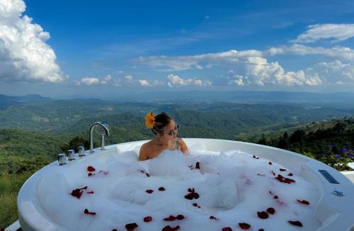 Chiang Rai Hotel | Above The Clouds - Chiang Rai