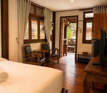 Mae Pong Hotel | Chaba Varee - ชบา วารี รีสอร์ท ดอยสะเก็ด เชียงใหม่