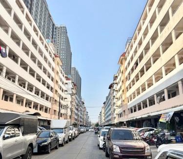 Ramkhamhaeng Apartment | Budget 1b1b Heart of Ramkamheng Wi-fi