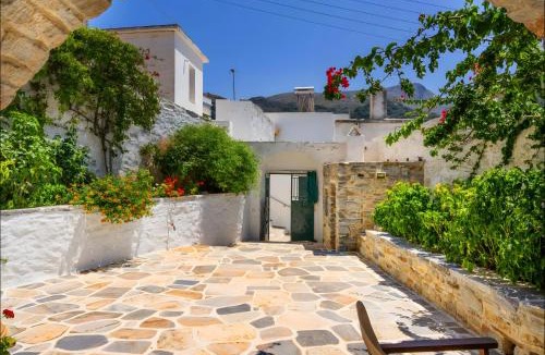 Filoti House | Zeus House
