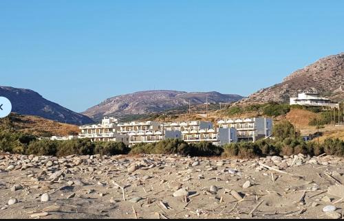 Makry Gialos Apartment | Yamas cosy apartment in Lagada Bay