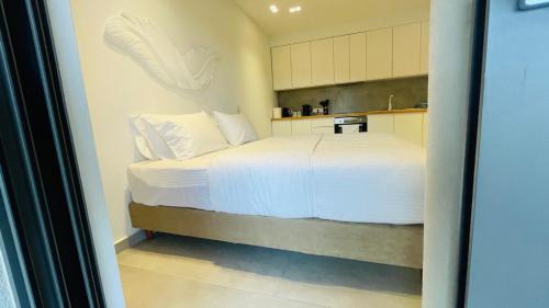 Katsarou Apartment | Elysium Luxury Living Skiathos 1