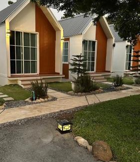 San Kamphaeng House | บ้านสวนเอ็มบีน่า