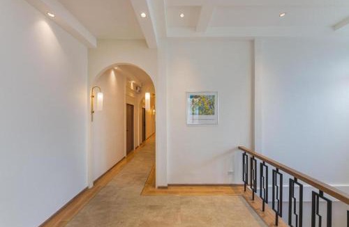 Phra Nakhon Hotel | Upstairs at Ton Ton