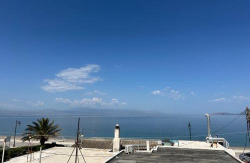 Loutraki Apartment | Sunset Boulevard