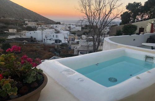 Emporio House | Thera Bliss 'Hideaway' Private Jacuzzi by MΡS