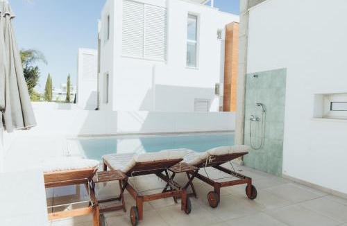 Pernera Villa | Luxury 2-floor Villa with Private Swimming Pool