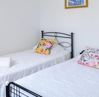 Akrotiri Apartment | AEOLOS Apartments