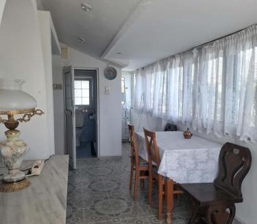 Kineta Apartment | Διαμερισμα επάνω στο κυμα