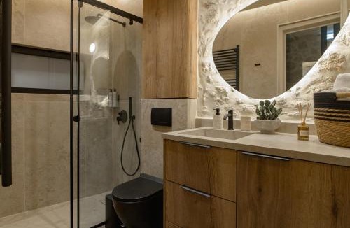 Kirianna House | Lithos Luxury Stone Home with jacuzzi