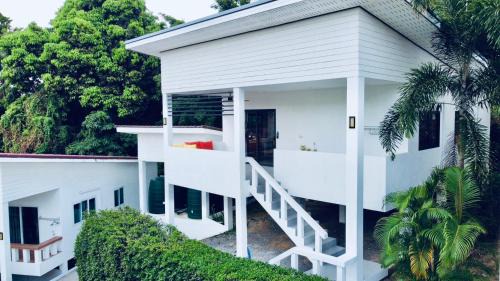 Haad Pleayleam Resort | Naiwok Hills Resort