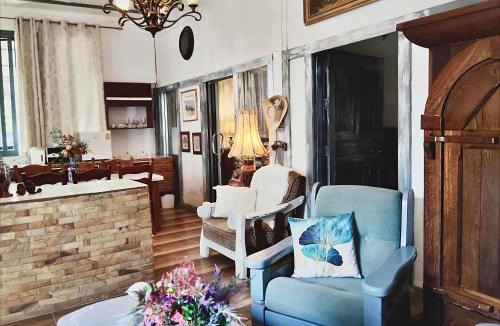 Kumphawapi House | Village Homestay