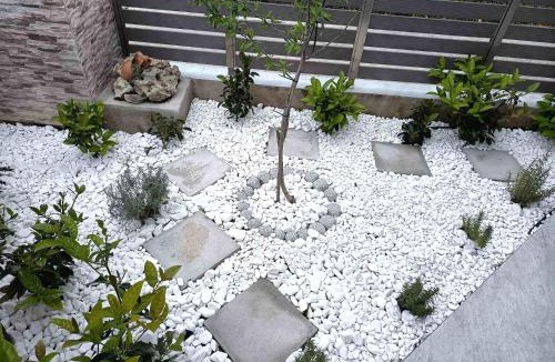 Monopari Apartment | Lemon Tree - Private Garden & View