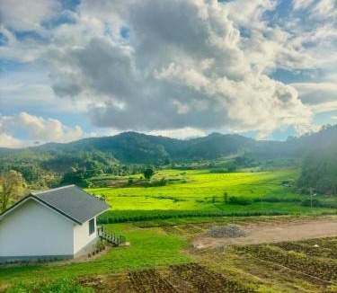 Huai Makhuea Som House | สวนไร่รุ่งอรุณ Suan Rai Rungarun