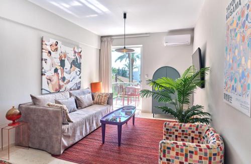 Vouliagmeni Apartment | 12LVE Vouliagmeni Apartment